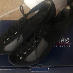 Very Fine Dance Sport Shoes with Black mesh